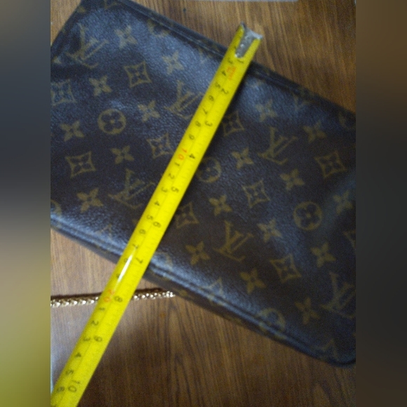 Louis Vuitton crossbody bag - Picture 14 of 16